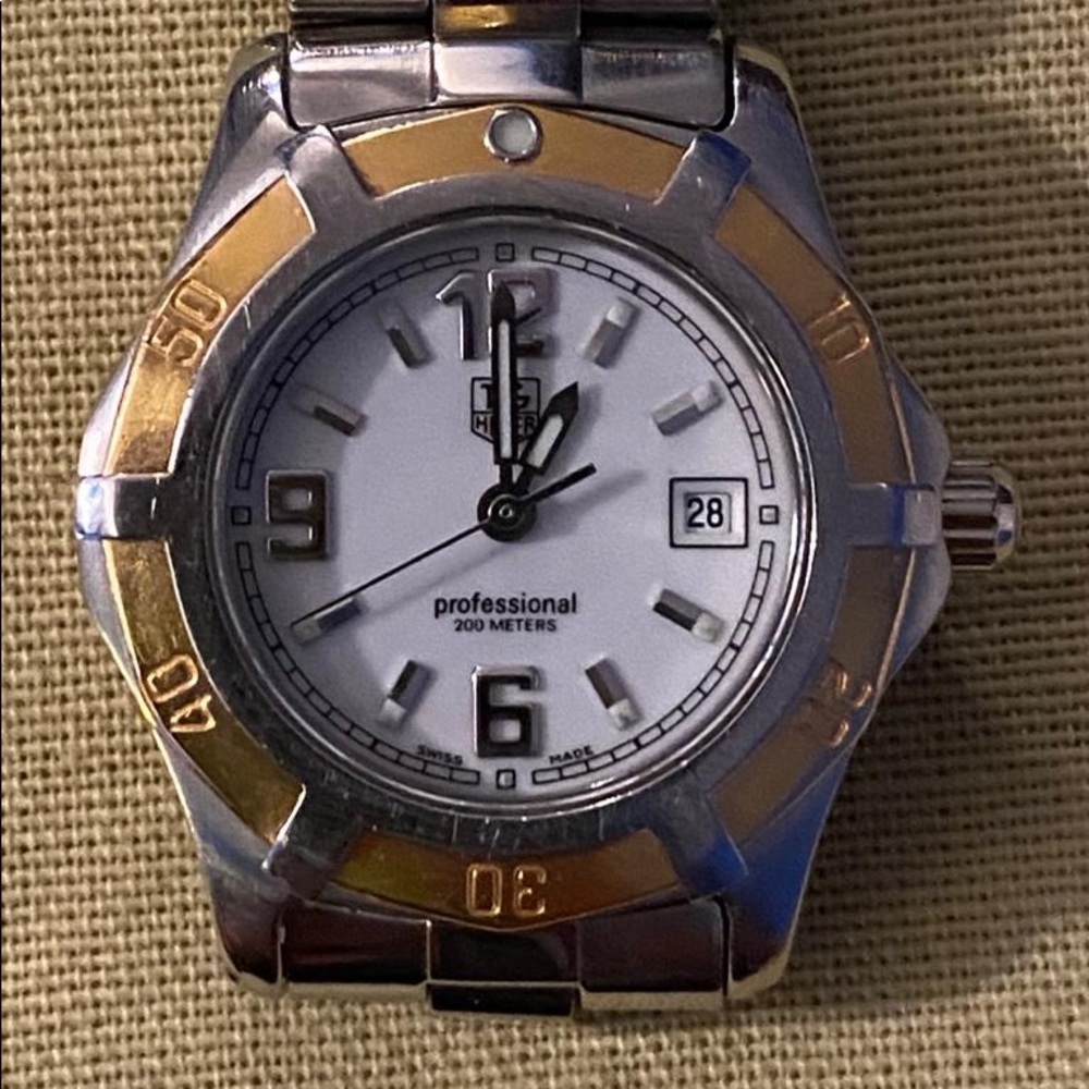 AUTHENTIC TAG WATCH